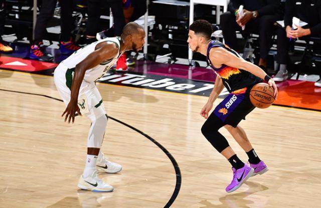 世界杯app下载-雄鹿再临0比2落后绝境 三个趋势将决定总决赛走势