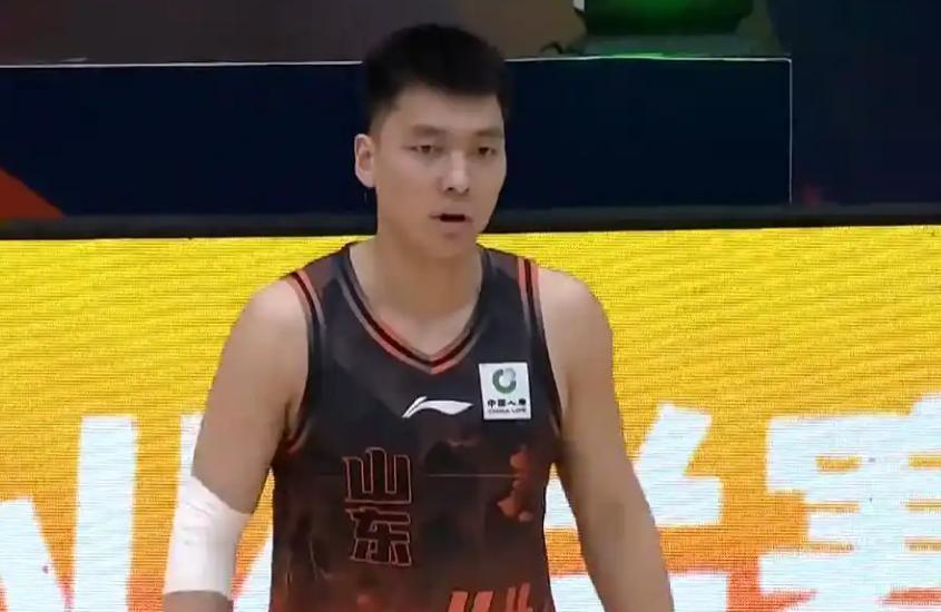 世界杯直播下载-山东男篮102-93击败福建，主场两连胜，五将齐发力尽显团队战力！